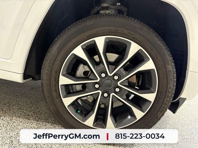 Used 2025 Jeep Grand Cherokee L Overland w/ Trailer Tow Package AWD/4WD image 32