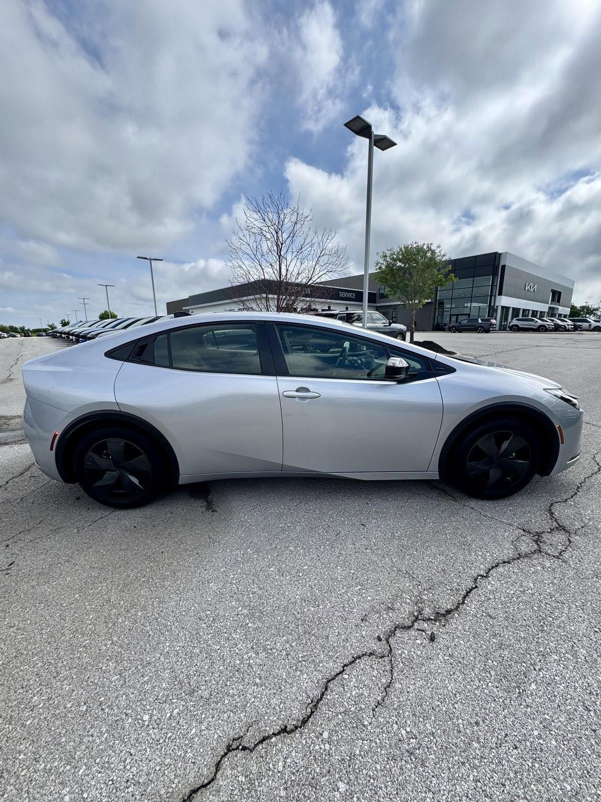 Used 2026 Toyota Prius LE FWD image 6