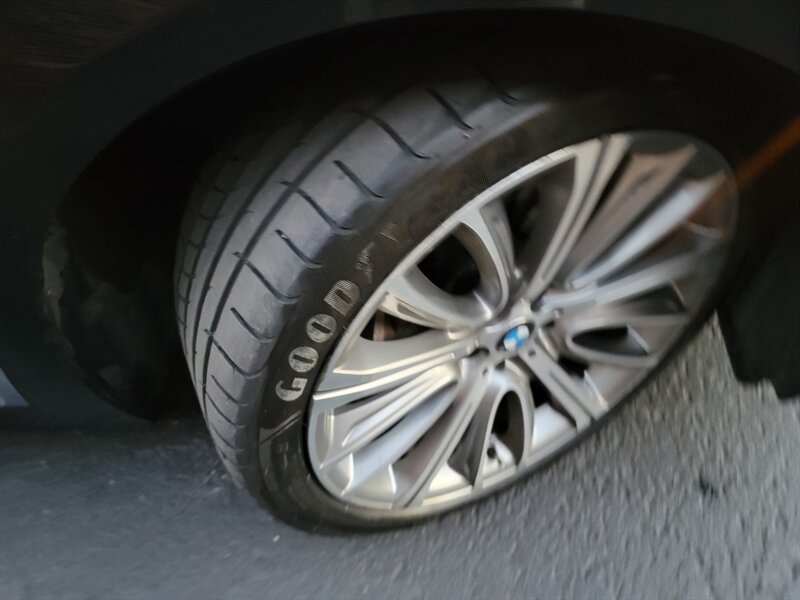 Used 2017 BMW 750Li xDrive AWD/4WD image 33