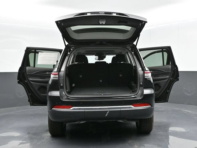 Used 2024 Jeep Grand Cherokee Laredo X AWD/4WD image 60