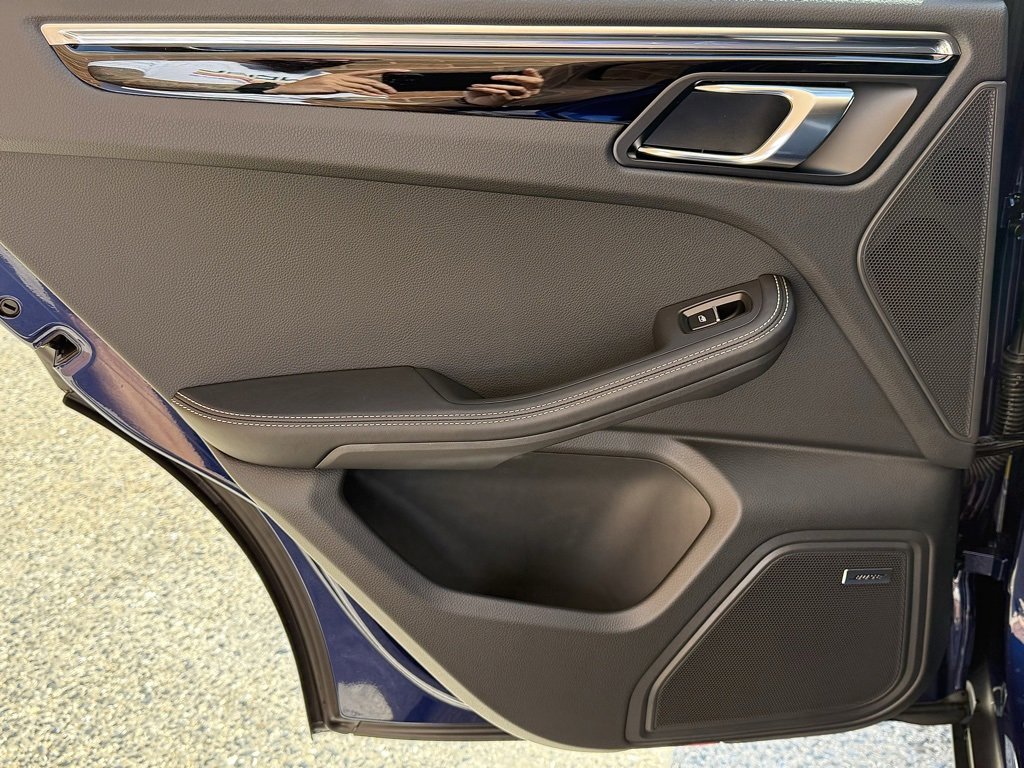 New 2026 Porsche Macan image 20