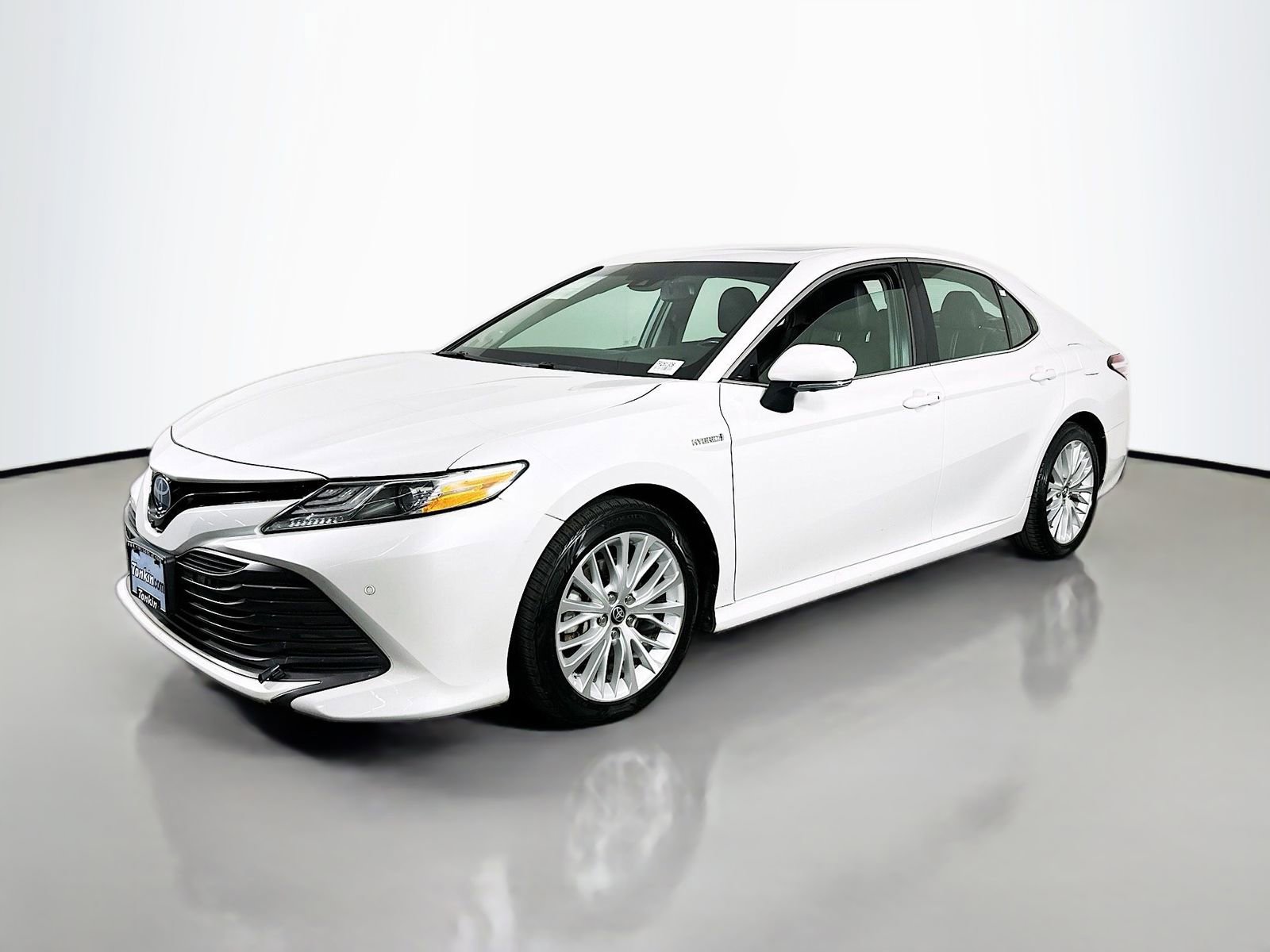 Used 2018 Toyota Camry XLE w/ Audio Package FWD image 3