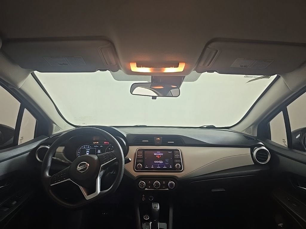 Used 2022 Nissan Versa SV image 7