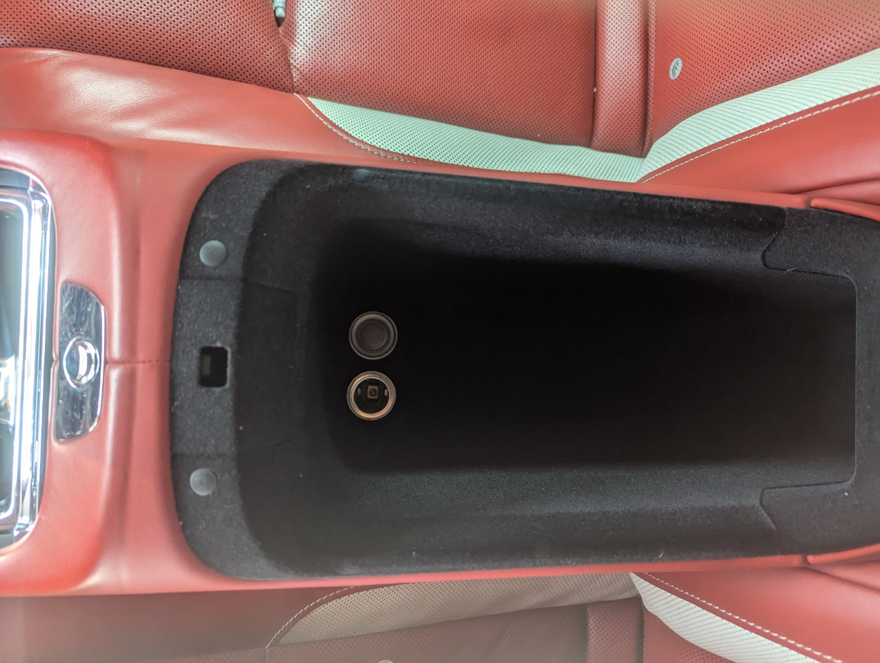 Used 2018 Rolls-Royce Dawn image 40