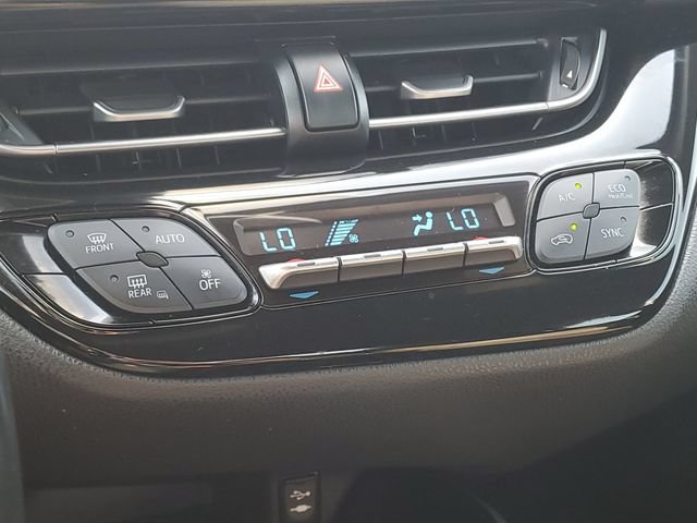 Used 2019 Toyota C-HR XLE FWD image 18