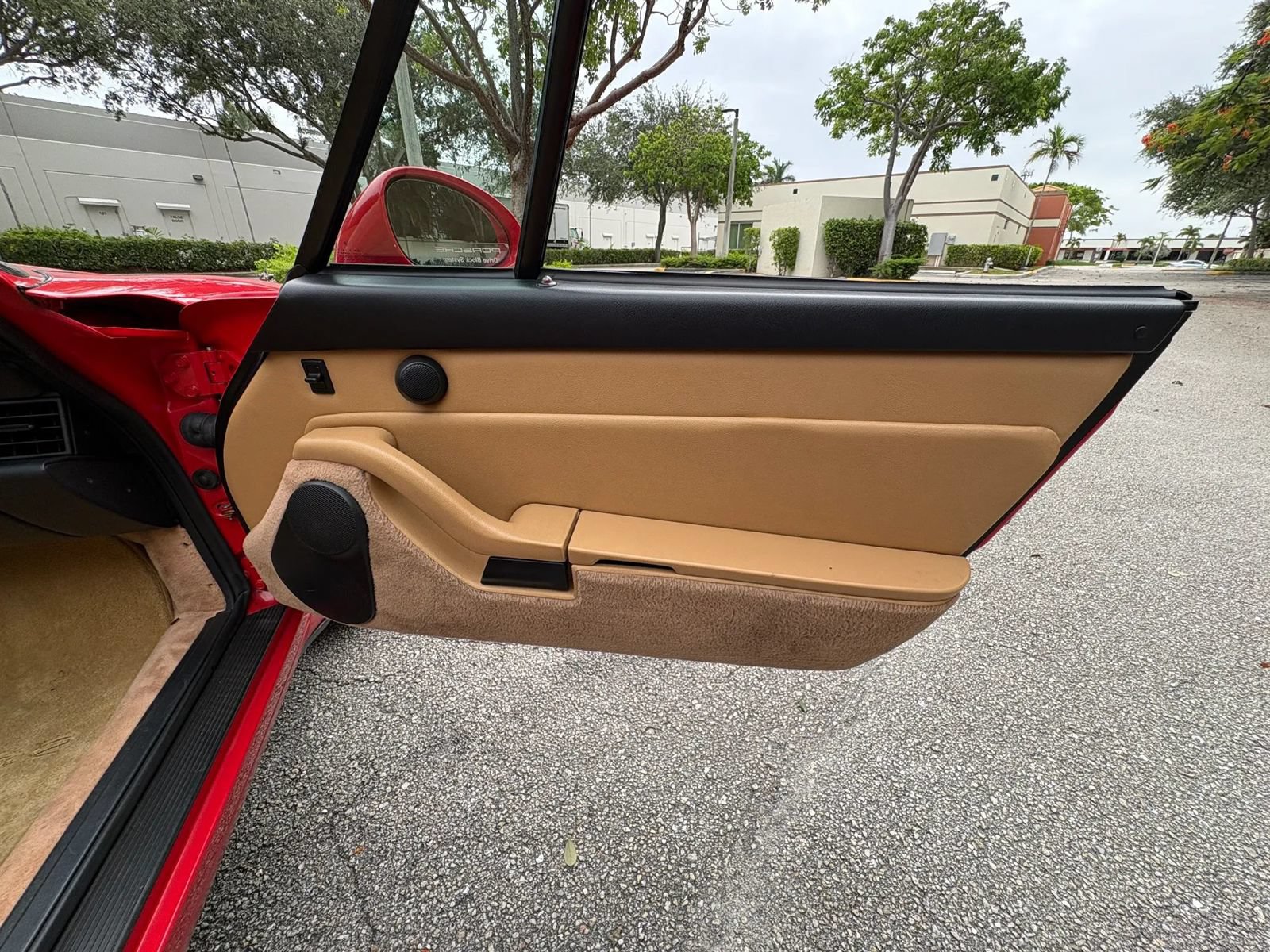 Used 1998 Porsche 911 Cabriolet image 38