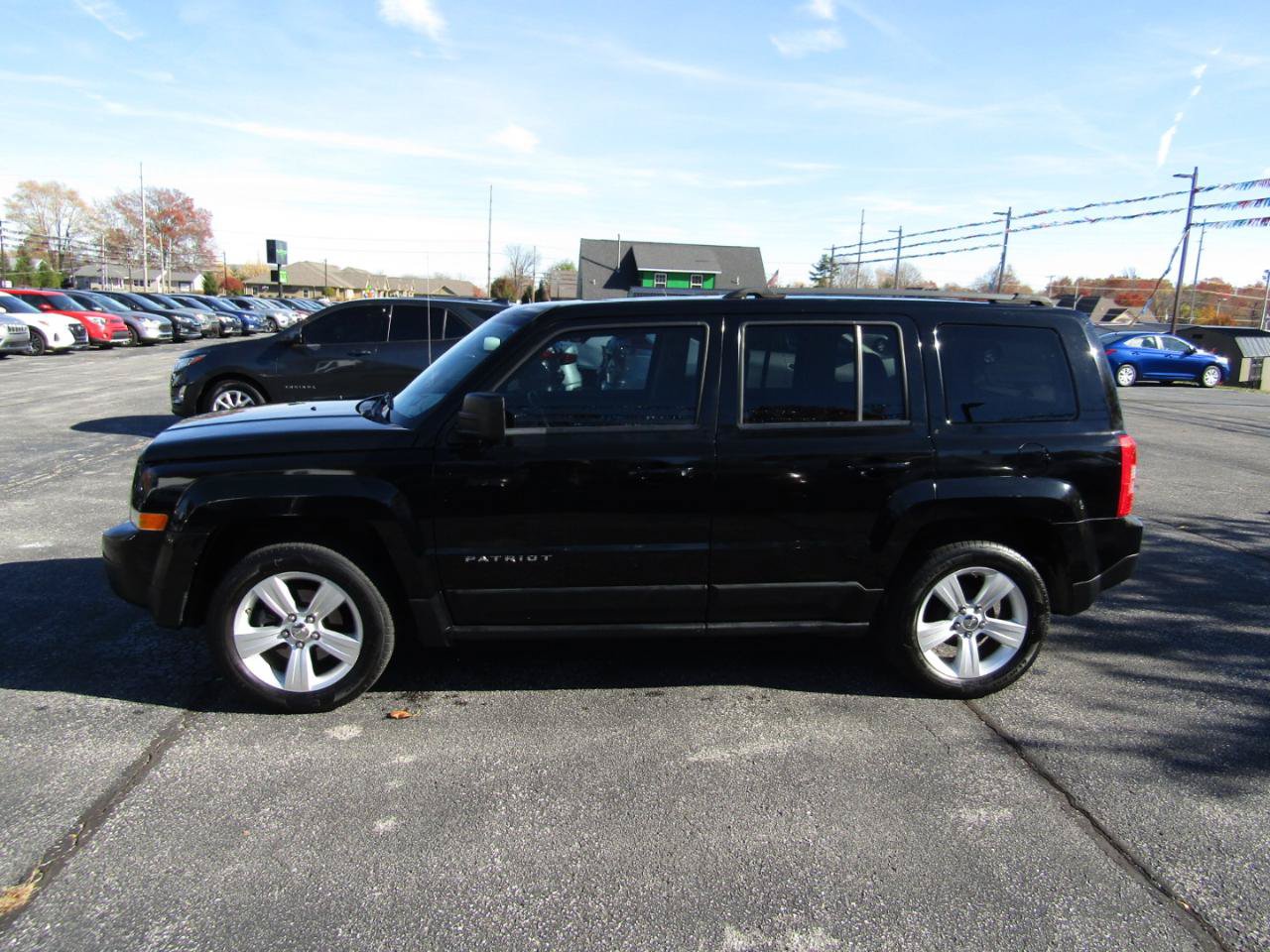 Used 2012 Jeep Patriot Latitude w/ Sun/Sound Group FWD image 4