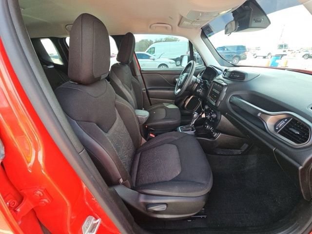 Used 2023 Jeep Renegade Latitude AWD/4WD image 10
