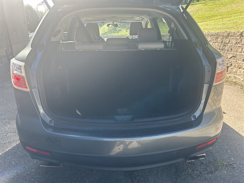 Used 2011 MAZDA CX-9 Touring w/ Moonroof & Bose Audio Pkg AWD/4WD image 17