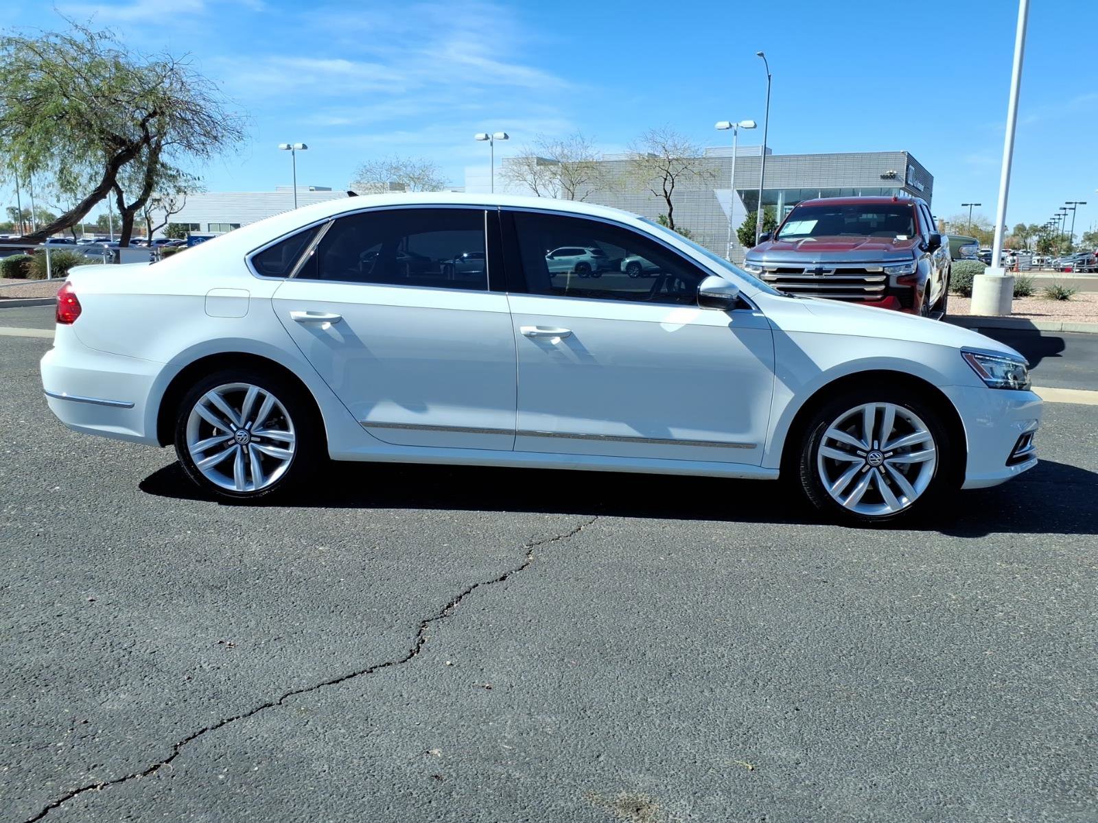 Used 2016 Volkswagen Passat 1.8T SEL Premium image 8