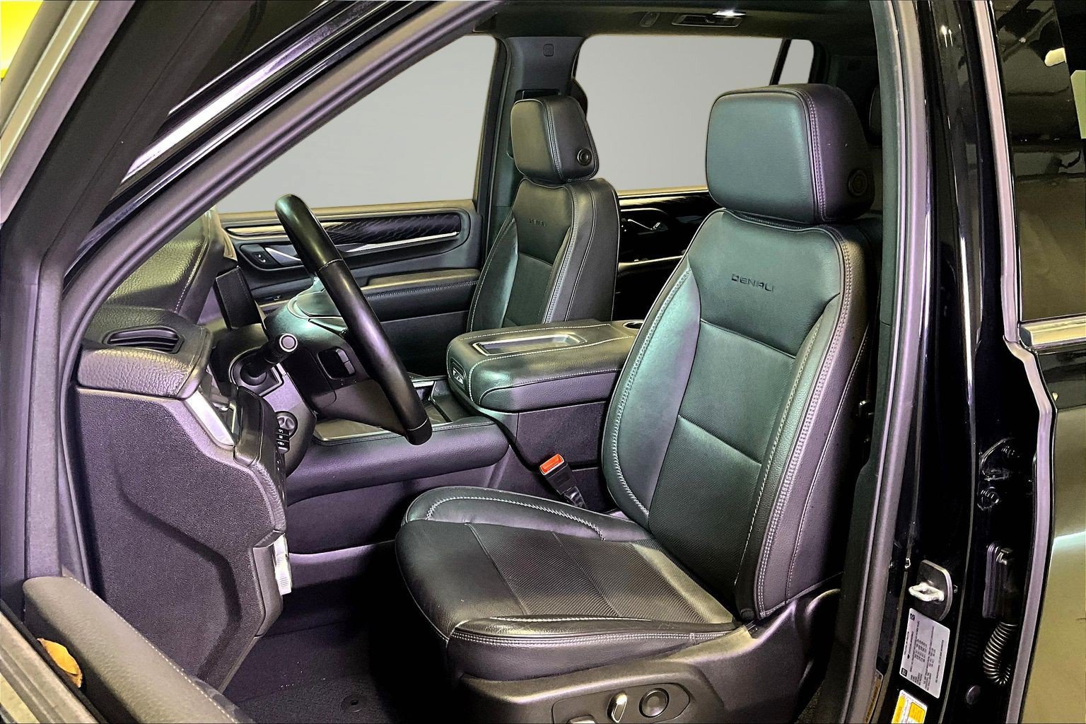 Used 2023 GMC Yukon XL Denali RWD image 21