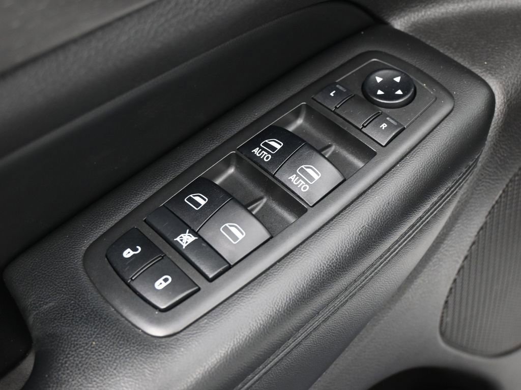 Used 2018 Jeep Grand Cherokee Altitude image 14