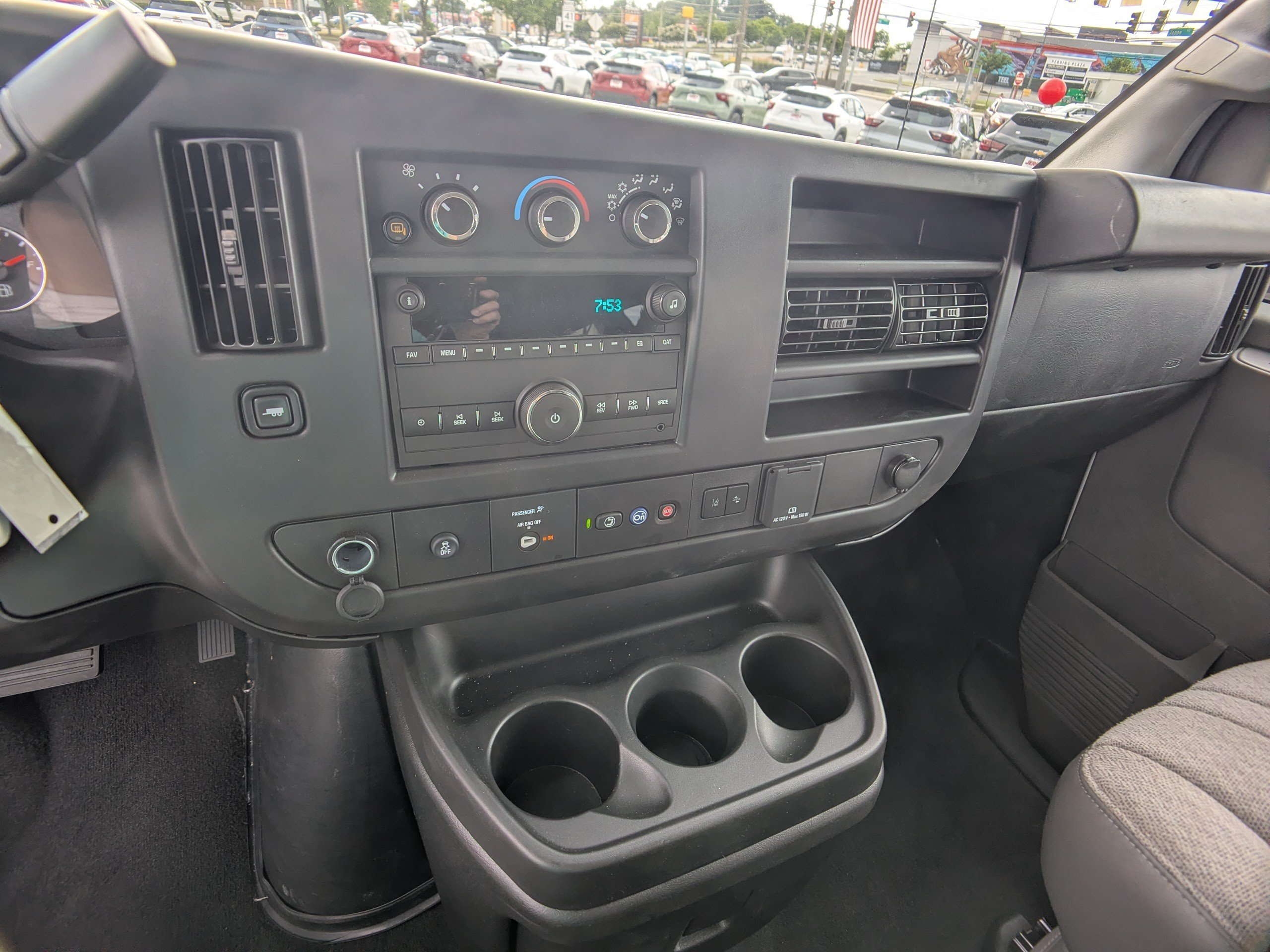 Used 2025 Chevrolet Express 3500 LT w/ LT Preferred Equipment Group RWD image 18