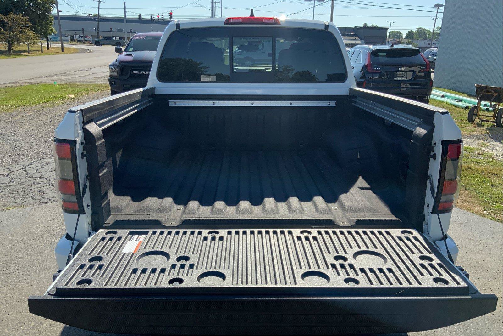 Used 2022 Nissan Frontier SV AWD/4WD image 12