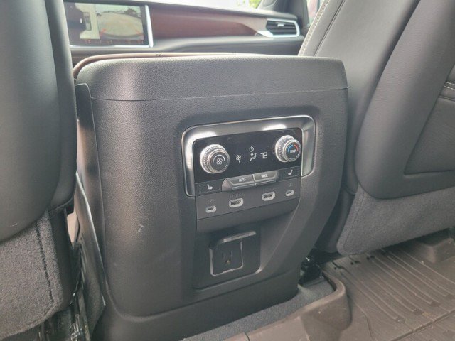 Used 2024 GMC Yukon Denali Ultimate AWD/4WD image 29
