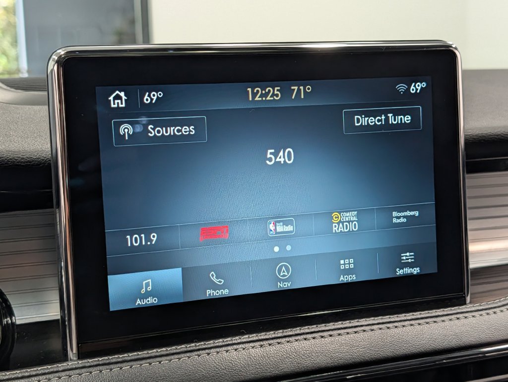 Certified 2022 Lincoln Corsair AWD w/ Premium Package image 15