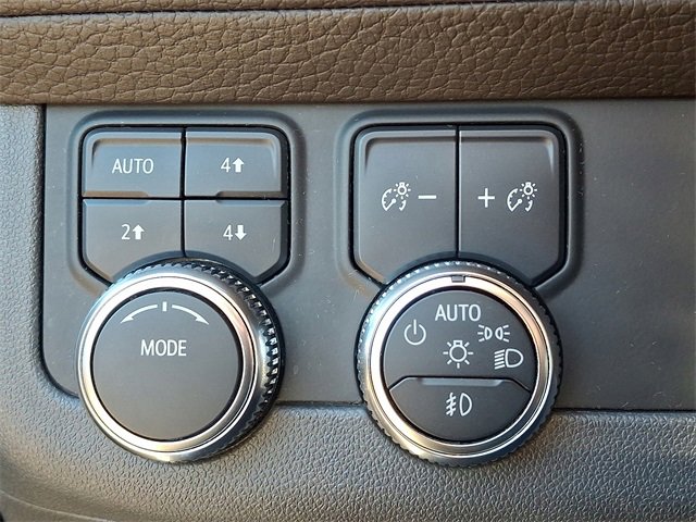 Used 2021 GMC Yukon Denali w/ Denali Premium Package image 26