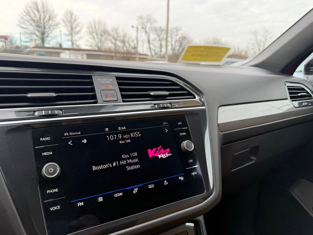 Used 2024 Volkswagen Tiguan SE R-Line image 23