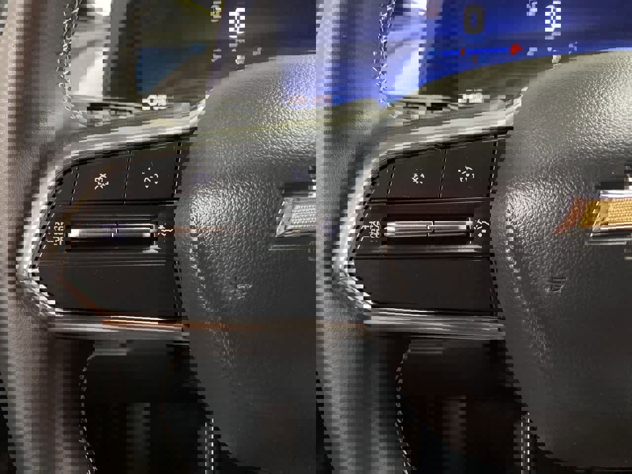 Used 2024 Chevrolet Equinox EV LT image 21