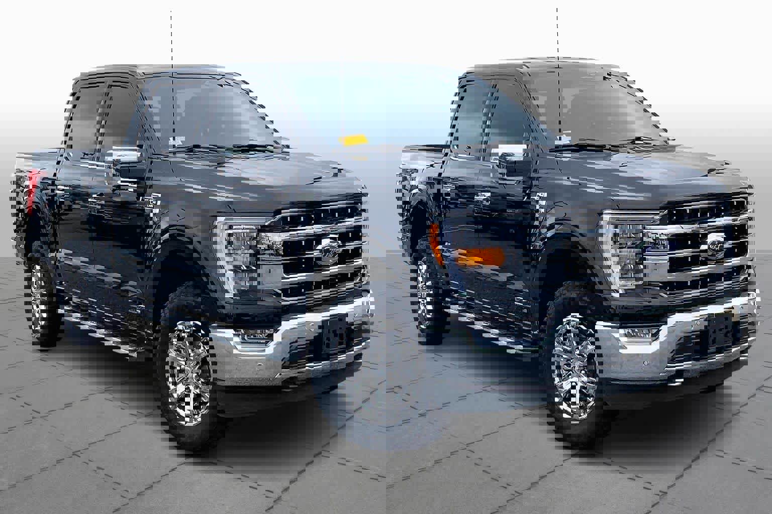 Used 2023 Ford F150 Lariat w/ Trailer Tow Package image 3