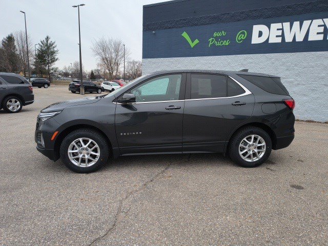 Used 2023 Chevrolet Equinox LT w/ Driver Convenience Package image 2