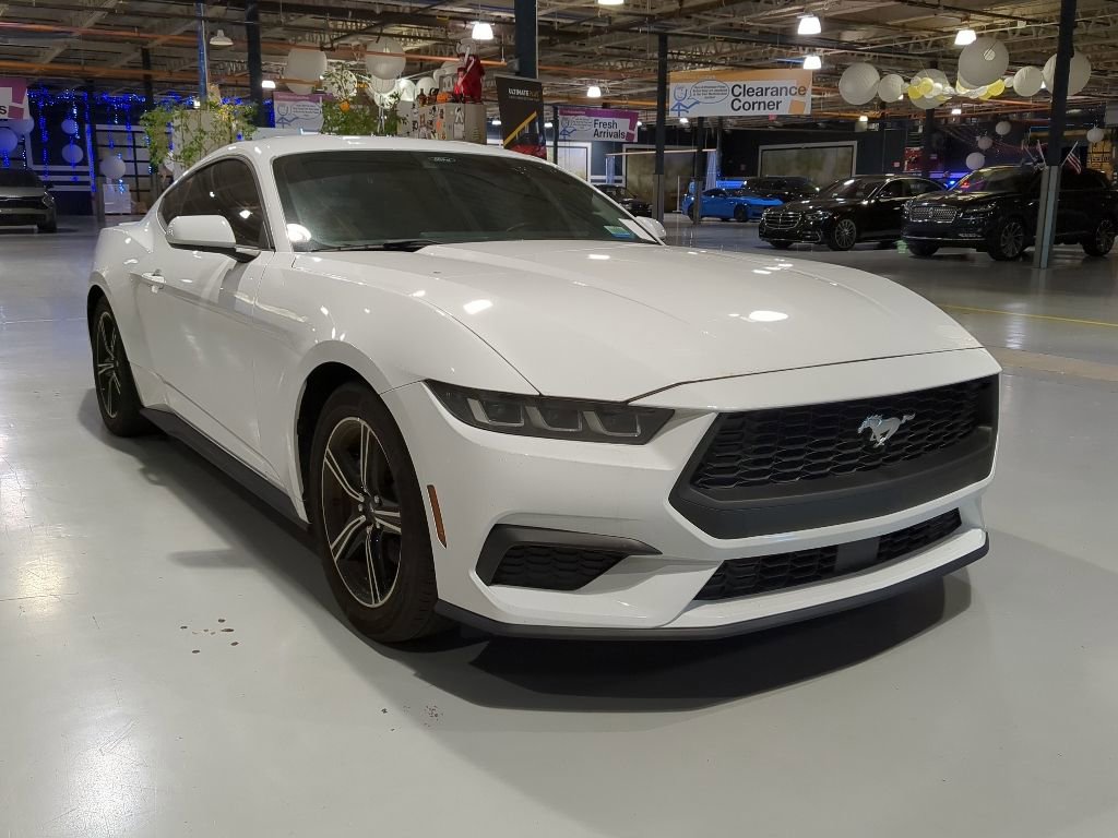 Used 2024 Ford Mustang Premium RWD image 5