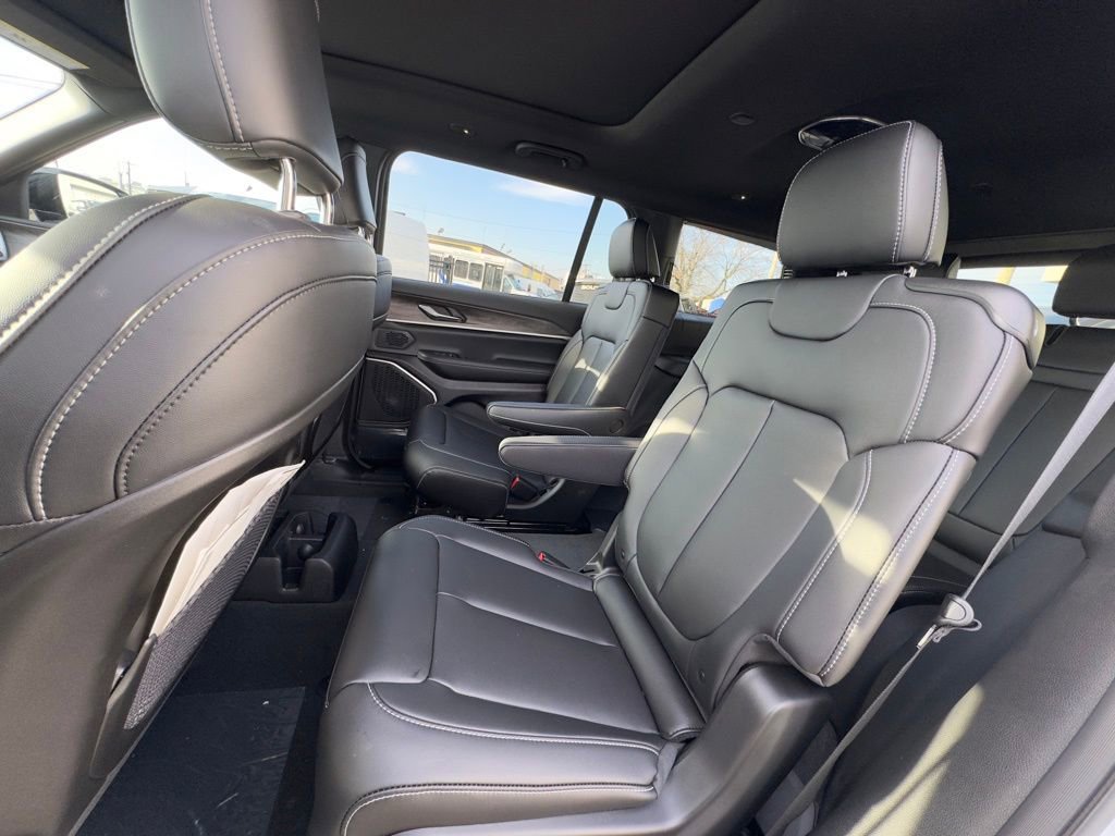 New 2026 Jeep Grand Cherokee L Limited w/ Limited Altitude Package image 15