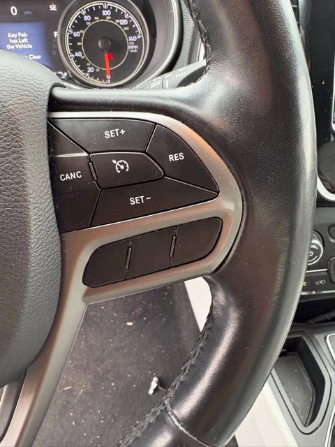 Used 2019 Jeep Cherokee Limited FWD image 16