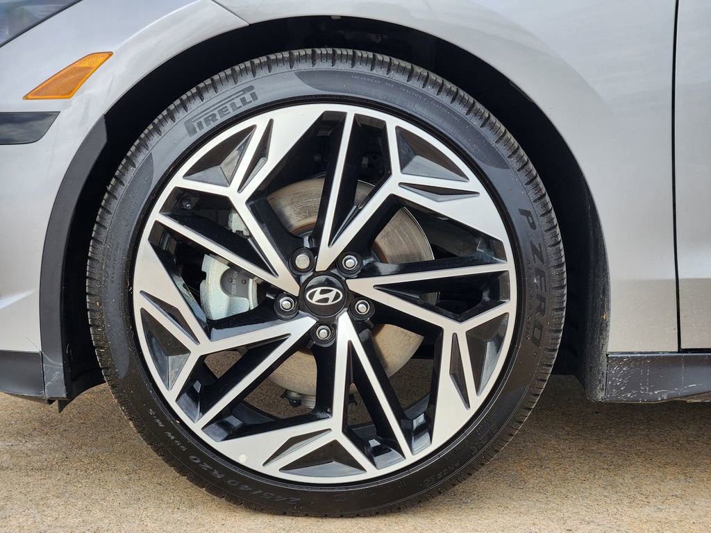 Used 2025 Hyundai Ioniq 6 SEL image 14