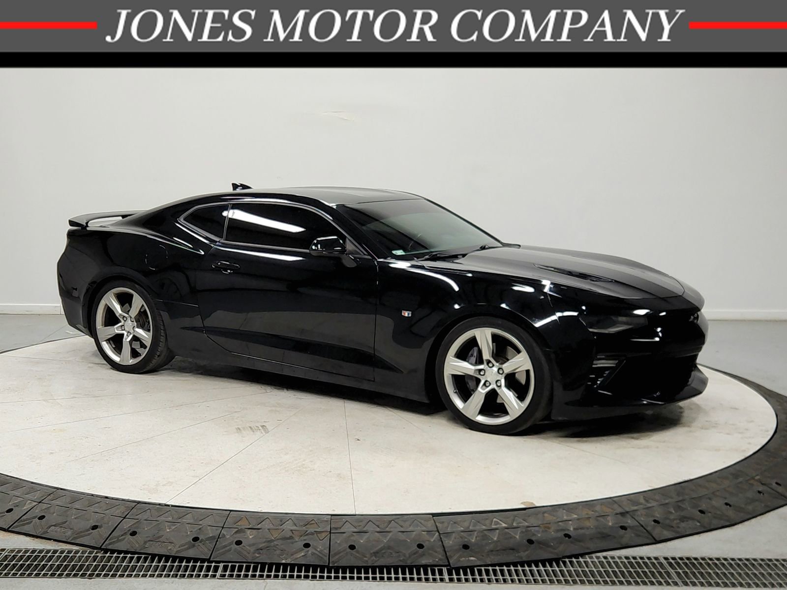 Used 2018 Chevrolet Camaro SS image 1