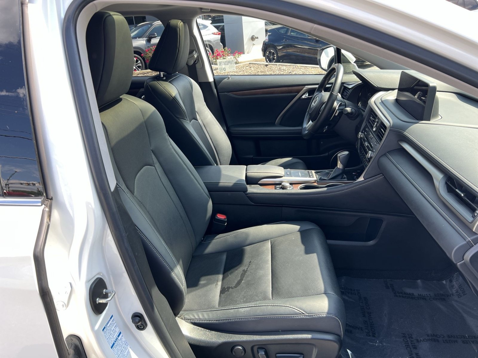 Used 2022 Lexus RX 350L Premium w/ Premium Package AWD/4WD image 28