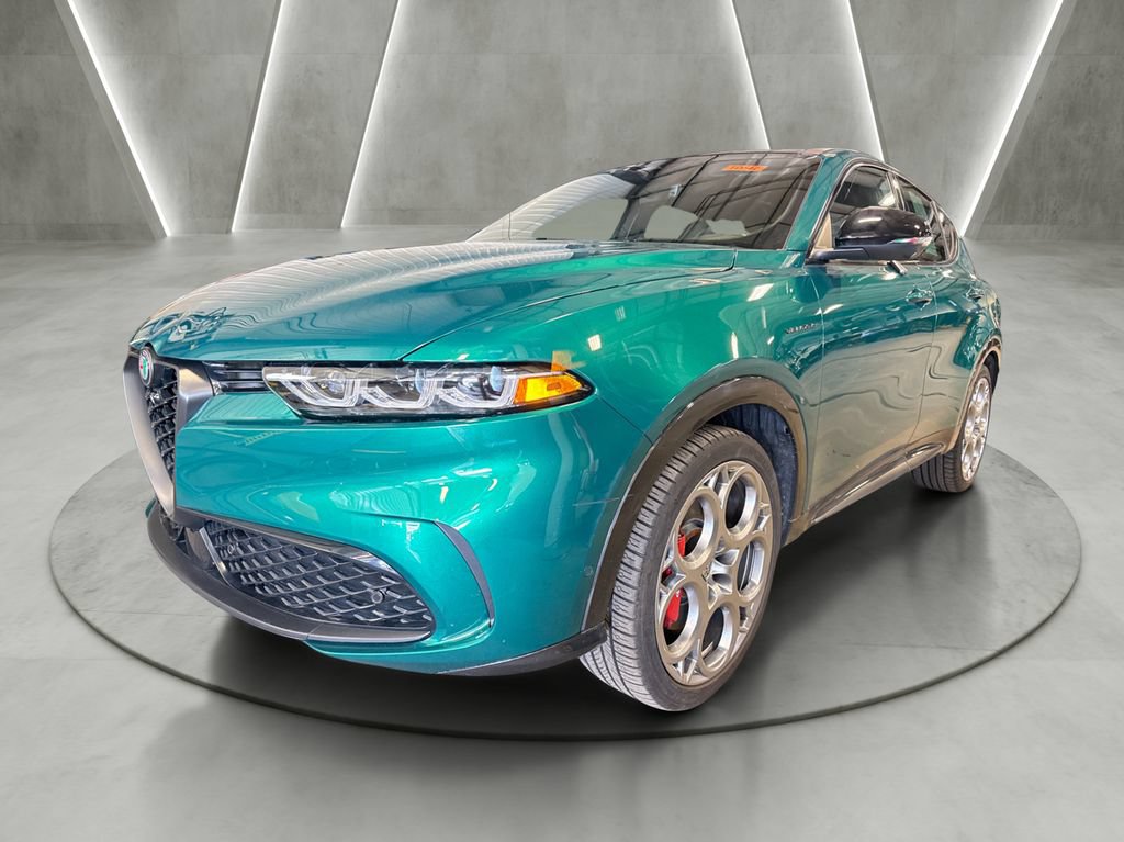 Used 2024 Alfa Romeo Tonale Veloce AWD/4WD image 3
