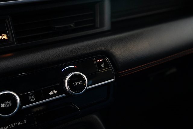 Used 2025 Honda Pilot Sport image 25