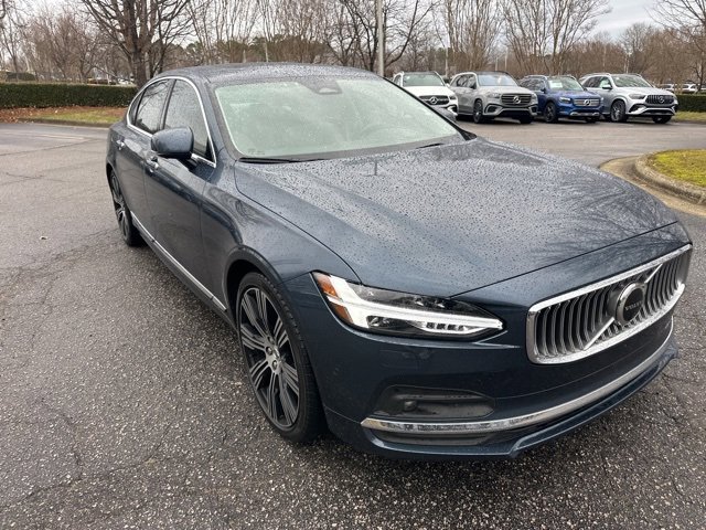 Used 2022 Volvo S90 B6 Inscription image 3