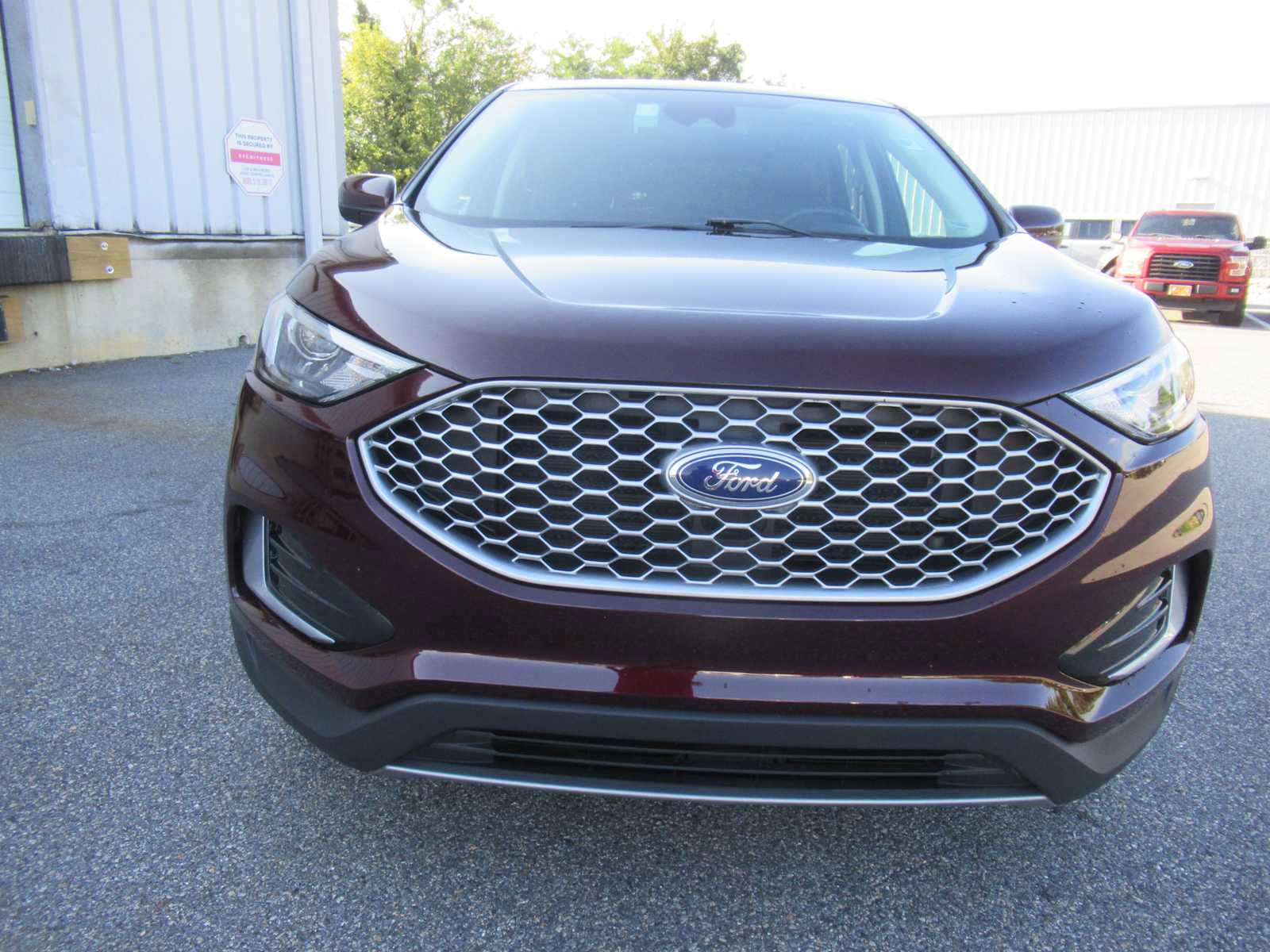 Used 2024 Ford Edge SEL AWD/4WD image 2