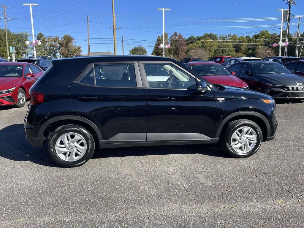 New 2026 Hyundai Venue SE FWD image 8