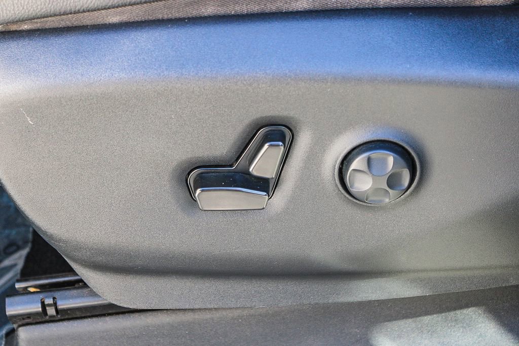 Used 2022 Chrysler Pacifica Touring-L image 20