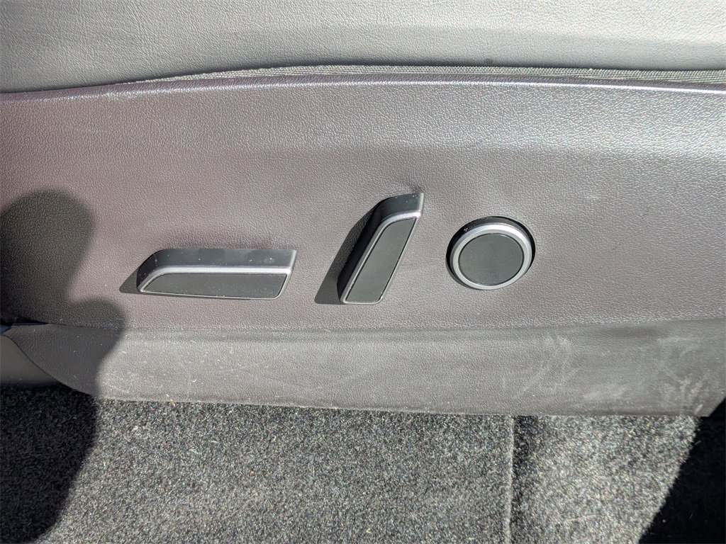 Used 2022 Tesla Model Y Performance image 21