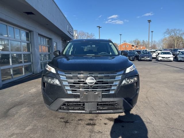 Used 2024 Nissan Rogue S AWD/4WD image 7