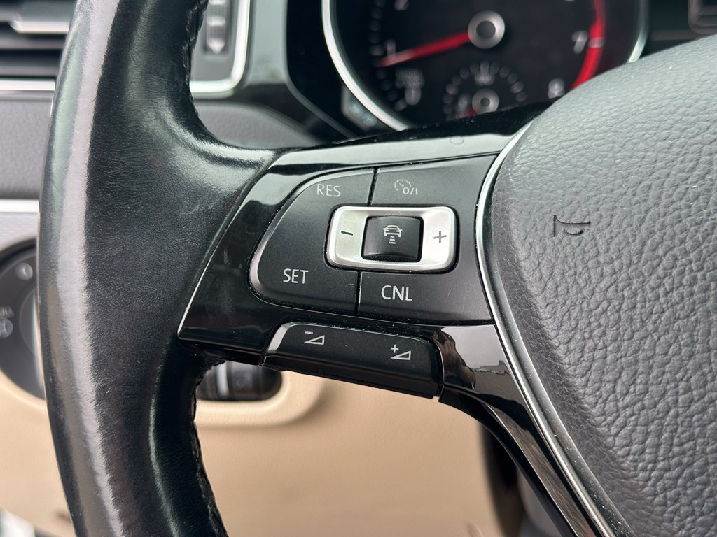Used 2017 Volkswagen Jetta SEL FWD image 20