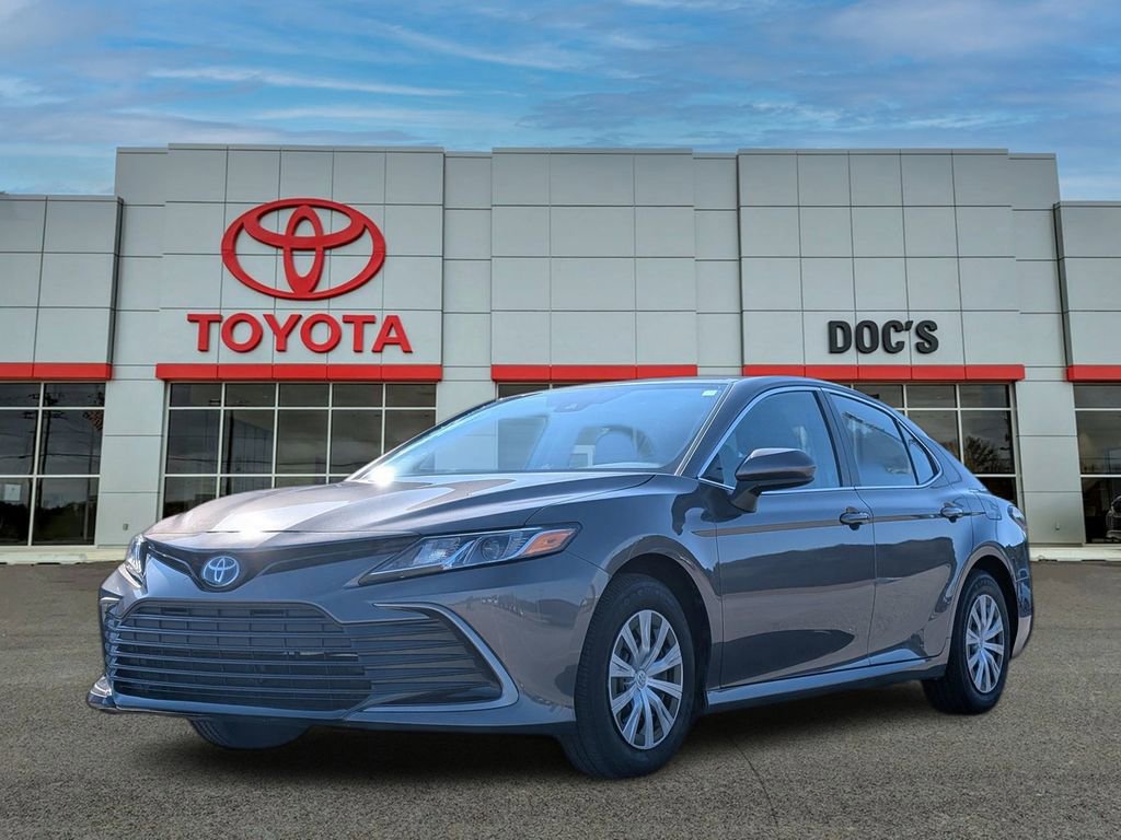 Used 2024 Toyota Camry LE image 1