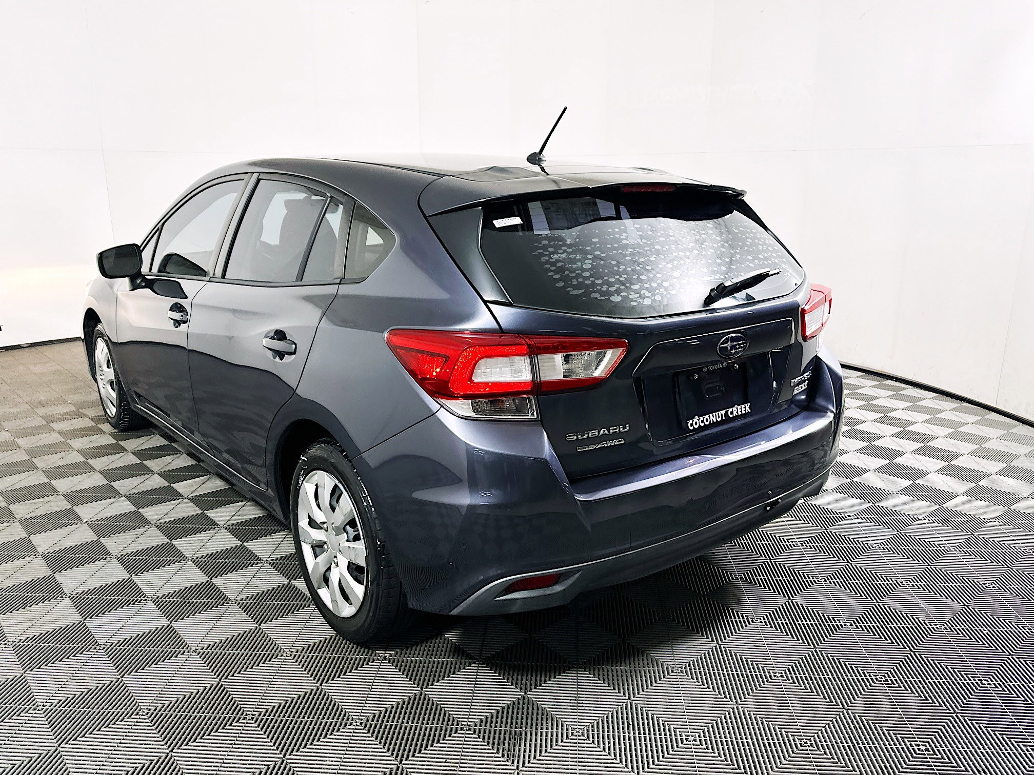 Used 2017 Subaru Impreza 2.0i AWD/4WD image 5