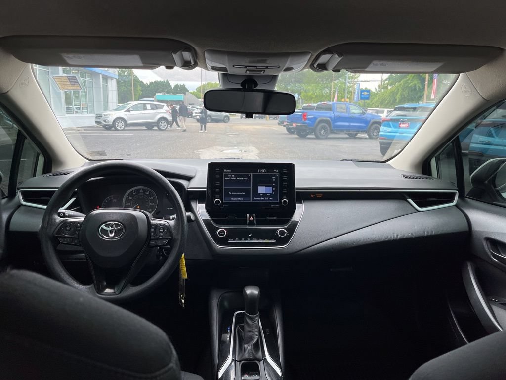 Used 2022 Toyota Corolla LE FWD image 23