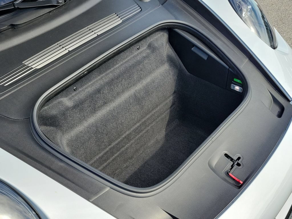 Certified 2024 Porsche 911 Carrera GTS RWD image 17