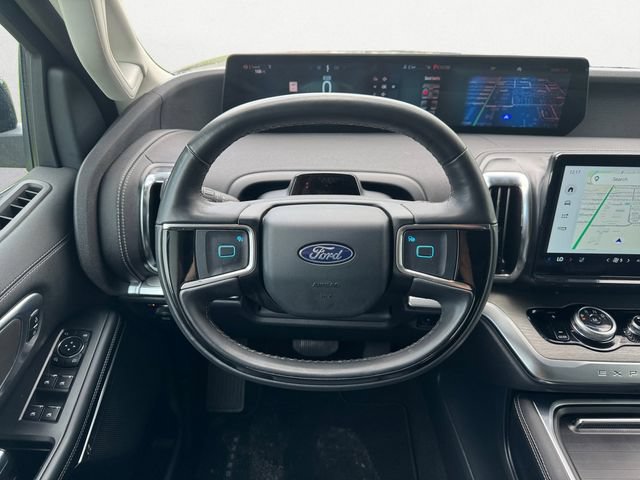 Used 2025 Ford Expedition Platinum AWD/4WD image 12