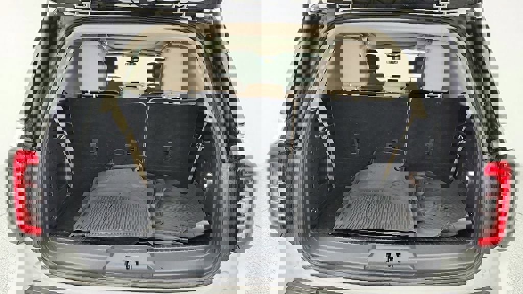 Used 2023 Ford Expedition Limited image 24