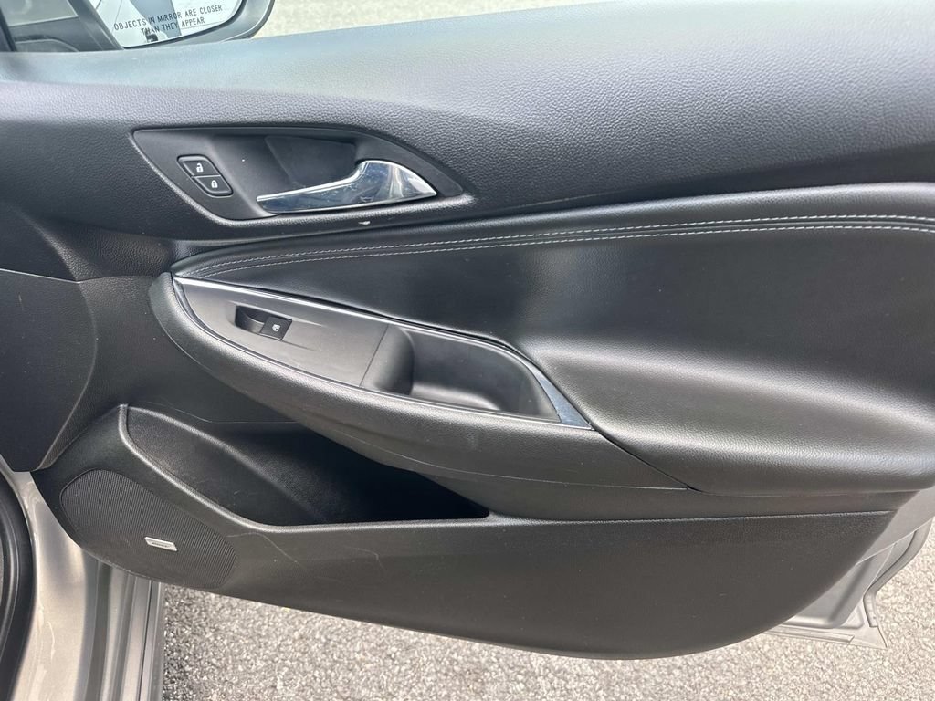 Used 2017 Chevrolet Cruze Premier FWD image 13