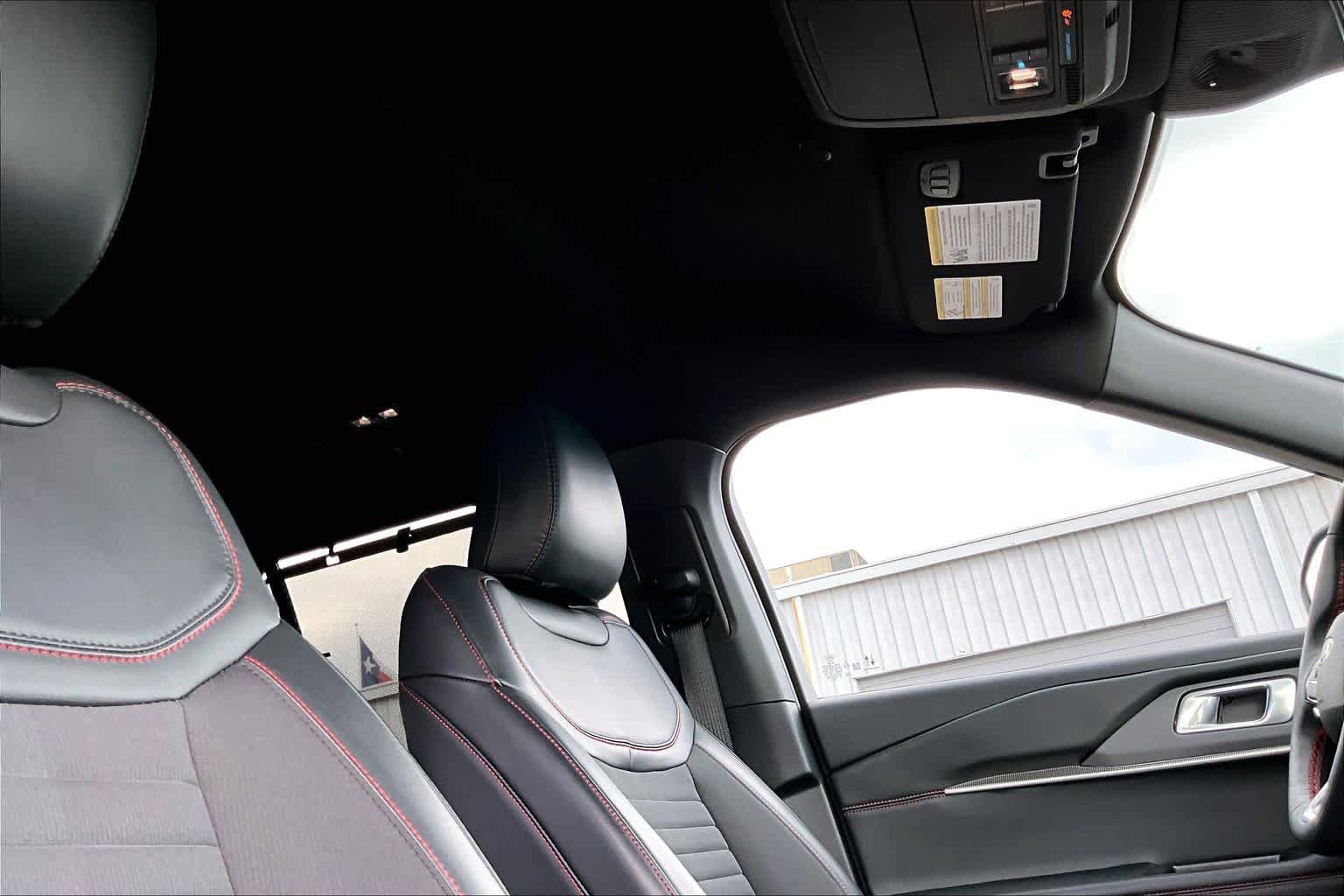 Certified 2025 Ford Explorer ST-Line w/ Premium Package image 14