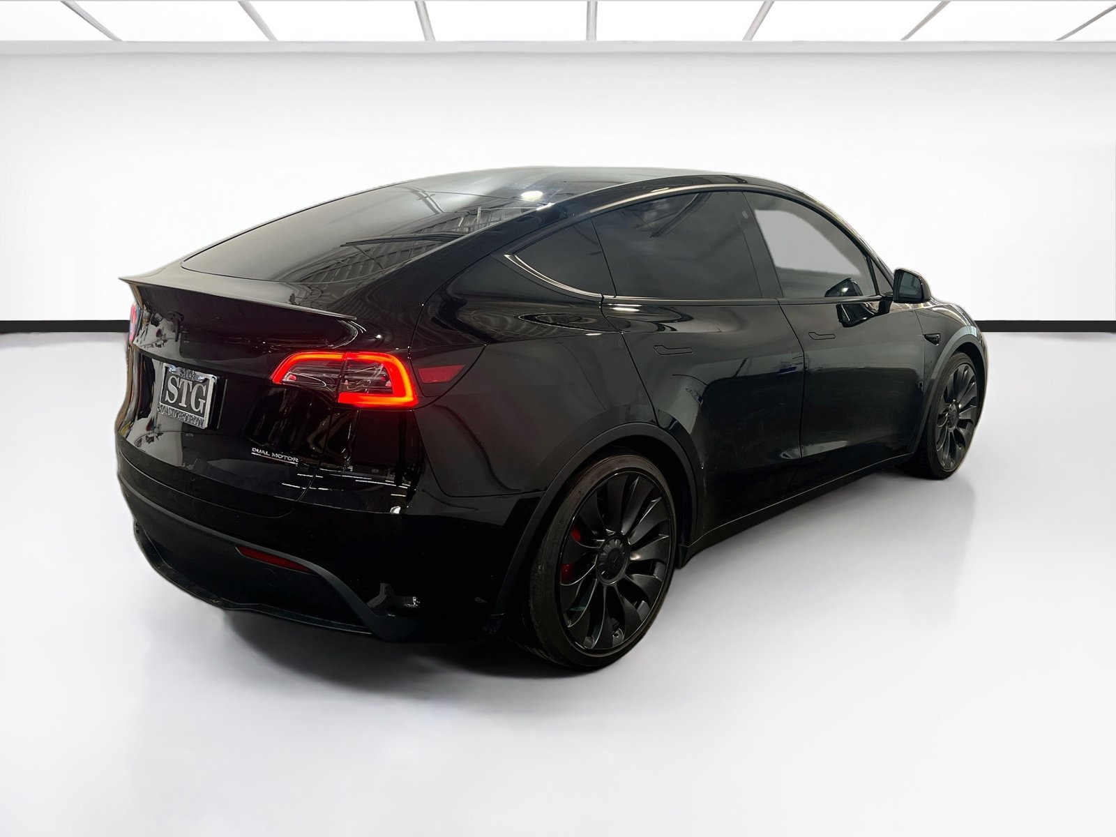 Used 2023 Tesla Model Y Performance AWD/4WD image 4