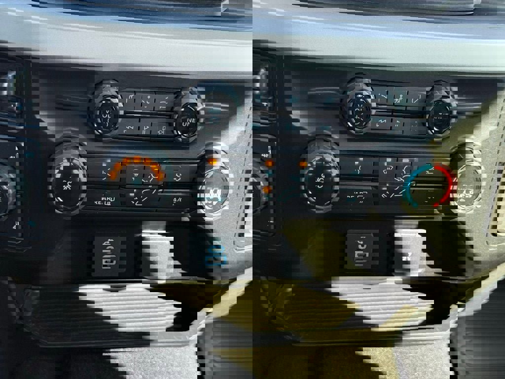 Certified 2024 Ford F250 XL w/ STX Appearance Package image 31